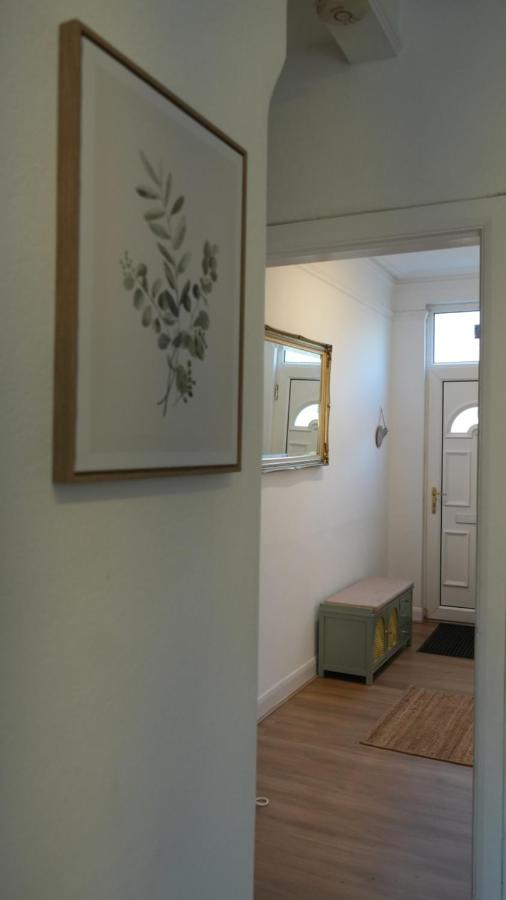 Coventry 3 Bedroom Property - B&B Coventry