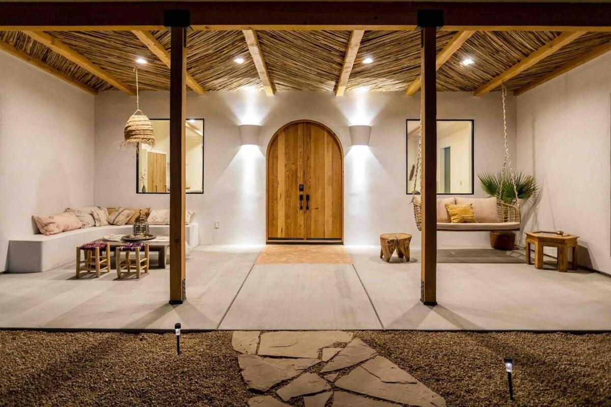 'Desert Wild' Joshua Tree, Pool and Hot Tub - B&B Joshua Tree