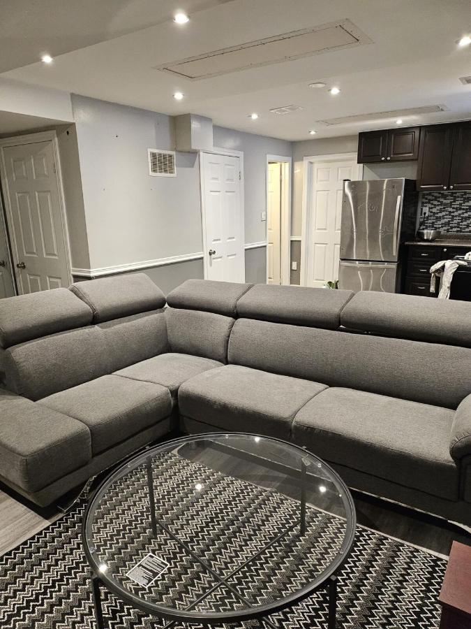 1 BR Bsmt, Sep Entrn, Fre Prkn, Wi-Fi, Ktchn, Lndry - Ferienwohnung Mississauga