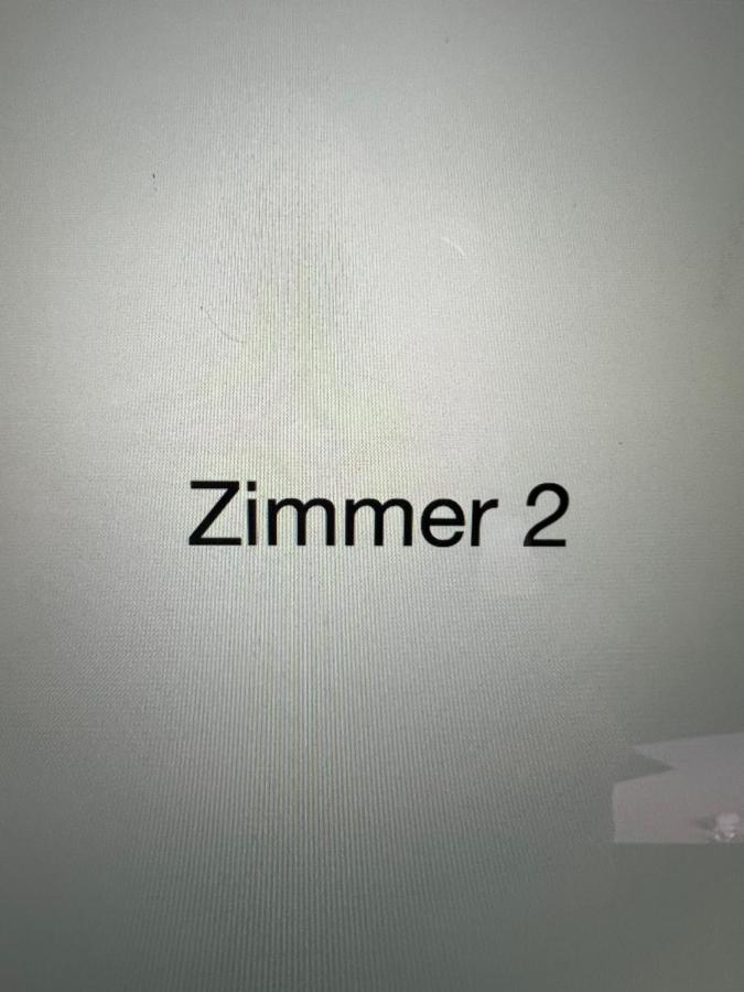 Zweibettzimmer mit Gemeinschafts-WC