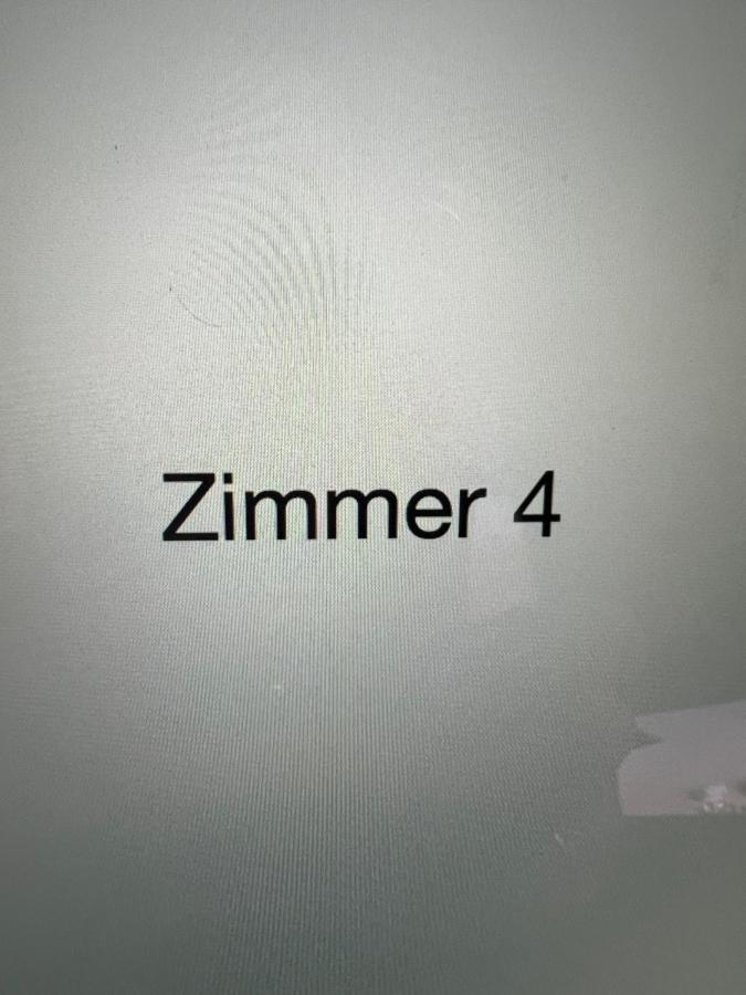 Zweibettzimmer mit Gemeinschafts-WC