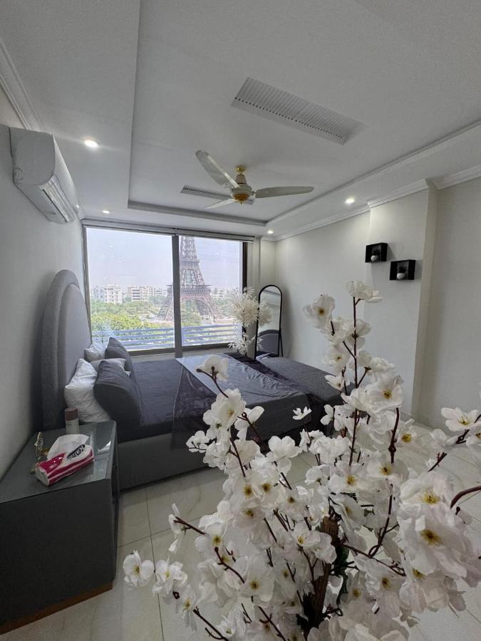 Apartamento de 1 Dormitorio con balcón y vistas a la ciudad