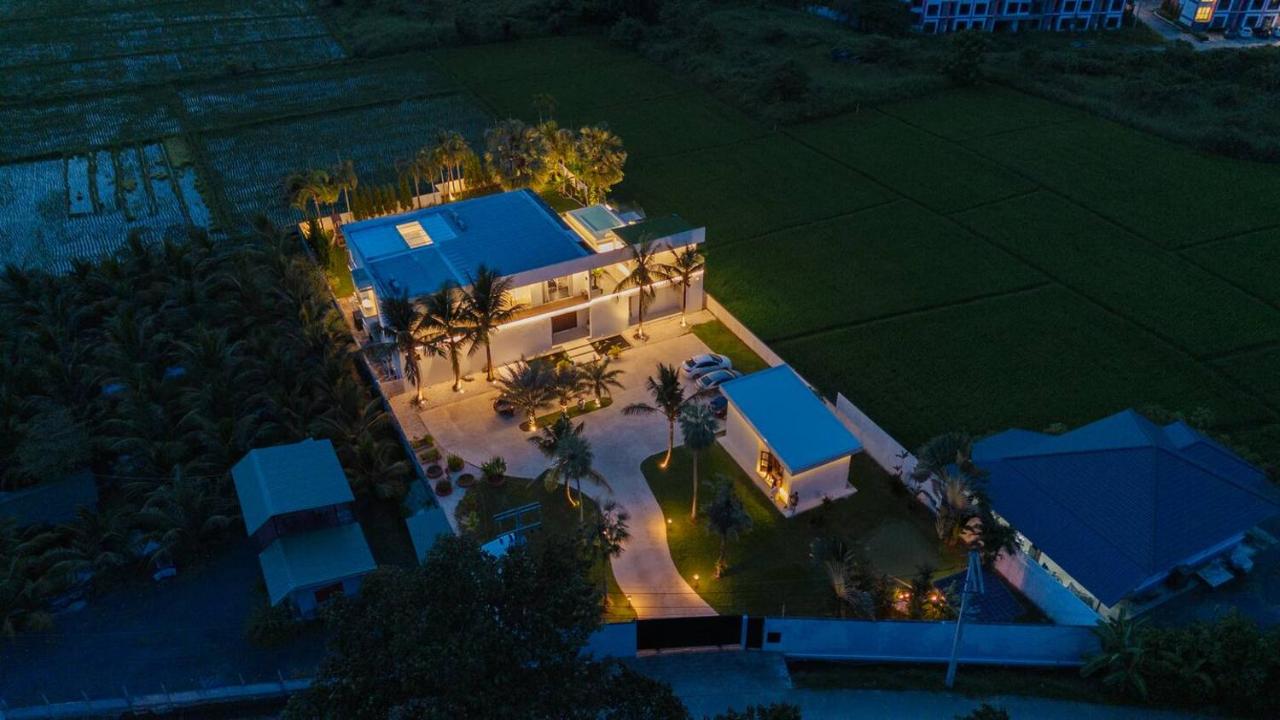 Palm Villa - Award Winning Modern Luxury & Exclusive Villa - B&B Chiang Mai