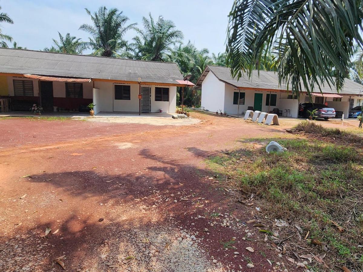 Homestay Mak Ndek '4' - B&B Muar