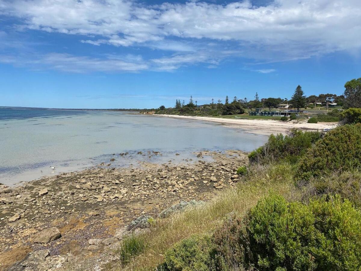 Picture Paradise with sea views - B&B Kingscote