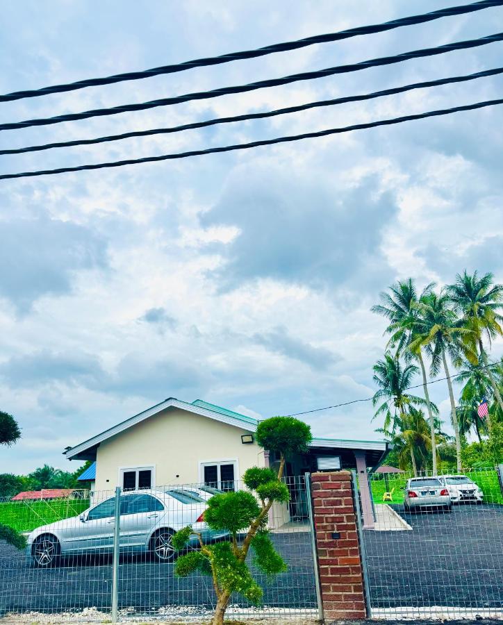 Teratak EppyHoney'S - Bed and Breakfast Kota Tinggi