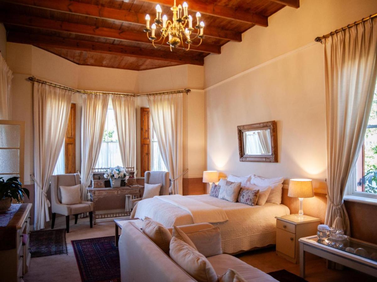 Honeymoon Suite