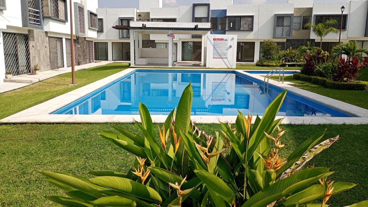 Casa Alcatraz con Alberca, Cuernavaca Morelos - Chambres d’hôtes Tezoyuca