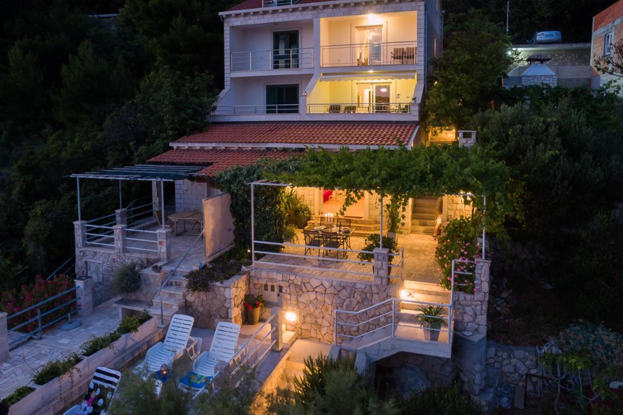 Apartments Ratac Lobrović with private beach and beautiful sunset - B&B Slano