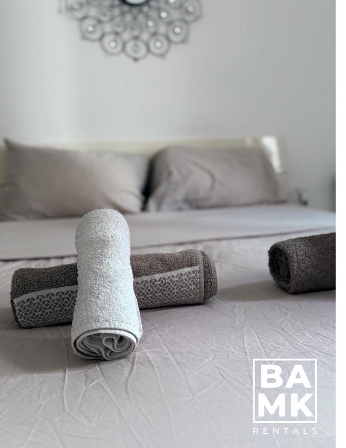 Sliema Modern 2 Bedroom Apartment 1 Minute from the Promenade - B&B Sliema