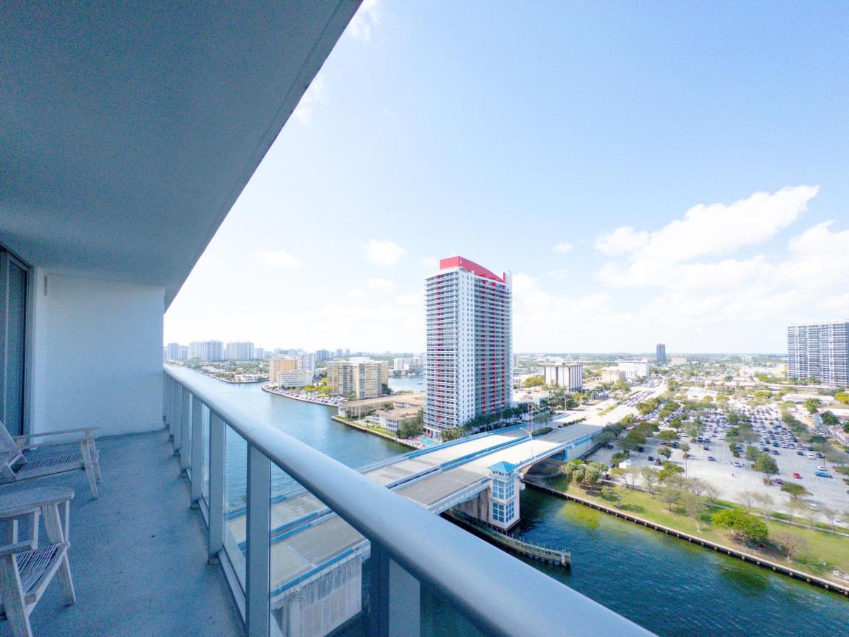 Luxury 3-bedroom with breathtaking view - One free valet parking - B&B Hollywood