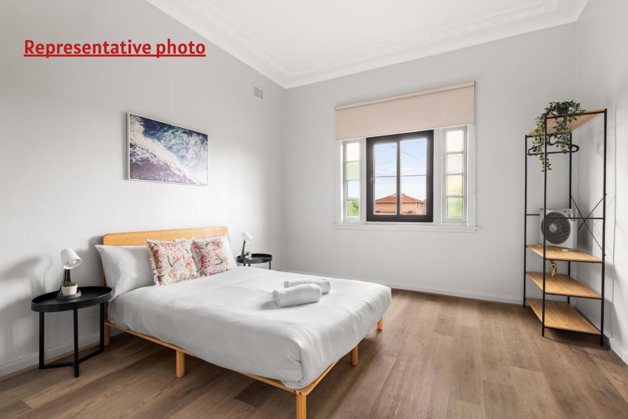 Affordable Double Bedroom - Heart of Belmore with Shared Bathroom - Ferienwohnung Sydney