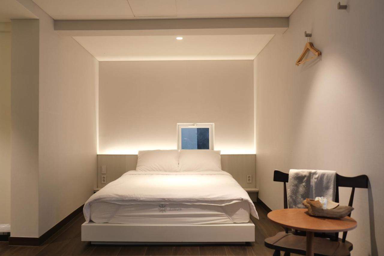 Zimmer mit Queensize-Bett