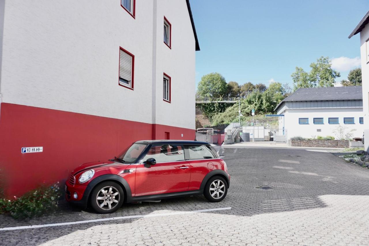 2 Schlafzimmer Wohnung mit Balkon und privatem Stellplatz unmittelbar an der Mosel für bis zu 8 Gäste - B&B Coblenza