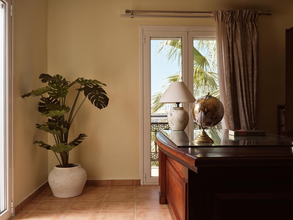 Aristotle Luxury Apartment with Sea View - B&B Argási
