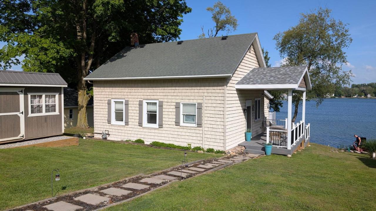 Cozy cottage on peaceful lake - Chambres d'hôtes Orland