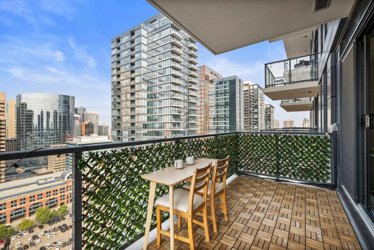 Stunning City Views Earthy Vibes WFH - B&B Calgary