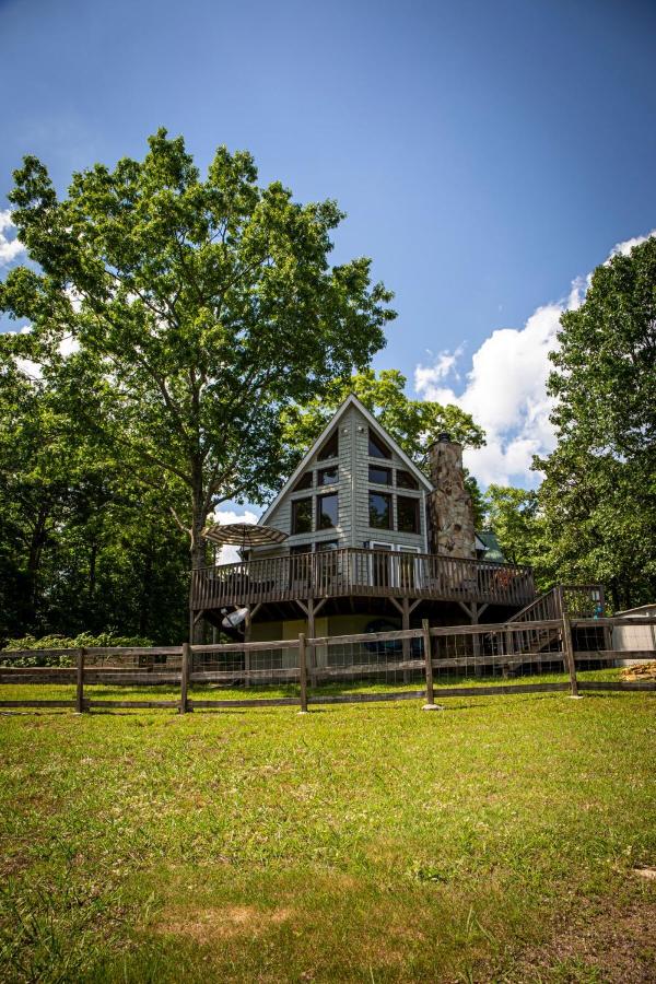 Scenic A-Frame - Pool, Hot Tub & Panoramic Views - B&B Menlo
