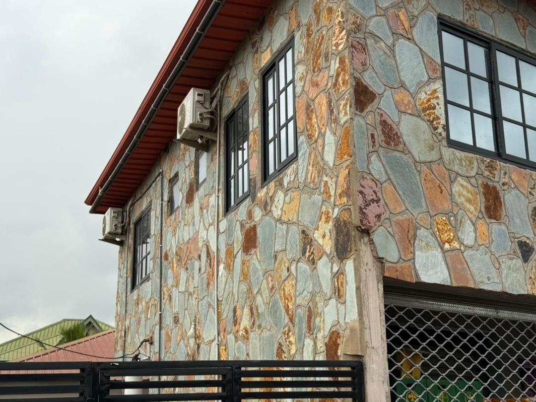 Jayda Lodge - B&B Kwedonu