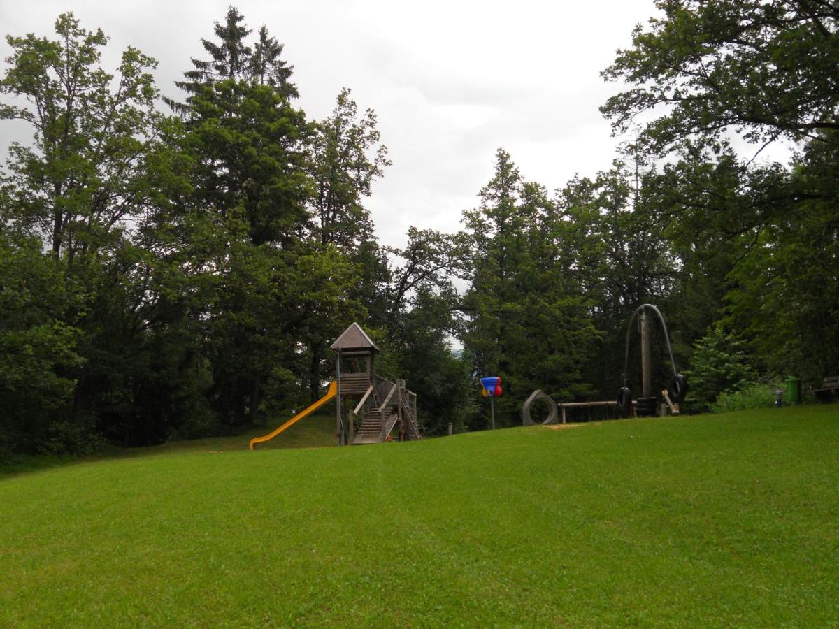 Haus Handle - Bed and Breakfast Grins