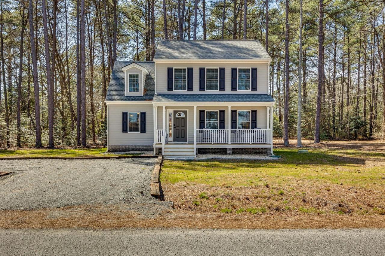 Pet-Friendly Home Spacious Yard and Community Perks - B&B