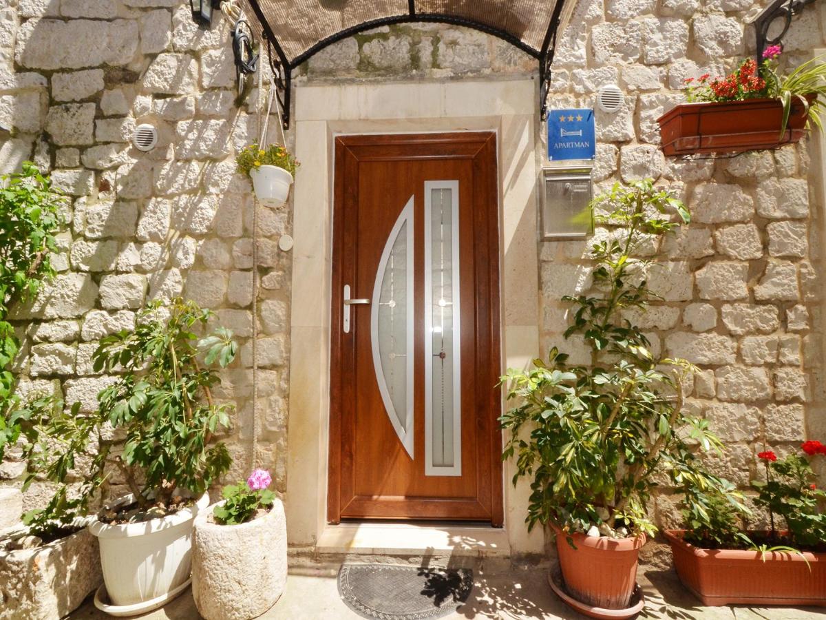 Apartment Nikolina - B&B