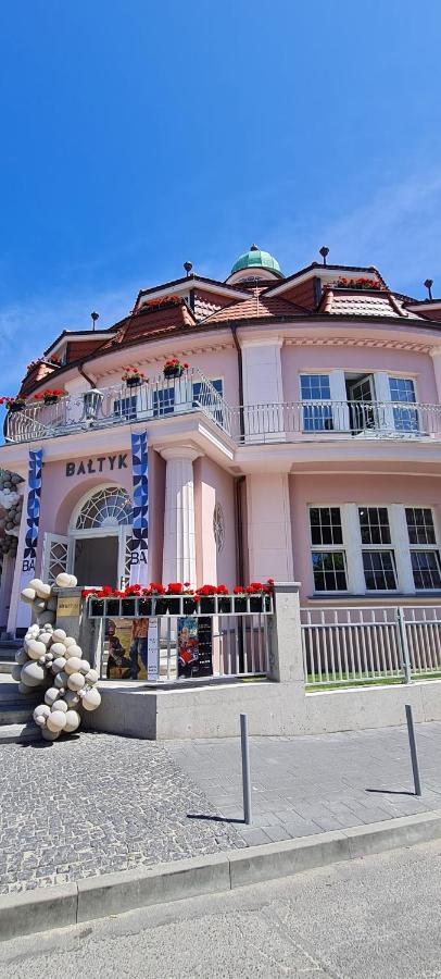 Bałtyk Luxury 3 Międzyzdroje by HolidayHomePL - basen, sauna, parking w cenie - Chambres d'hôtes Międzyzdroje