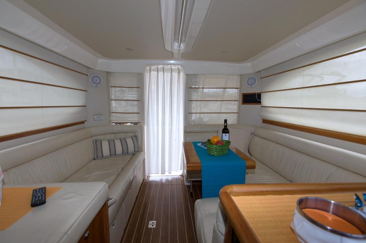 Cabina in Barca