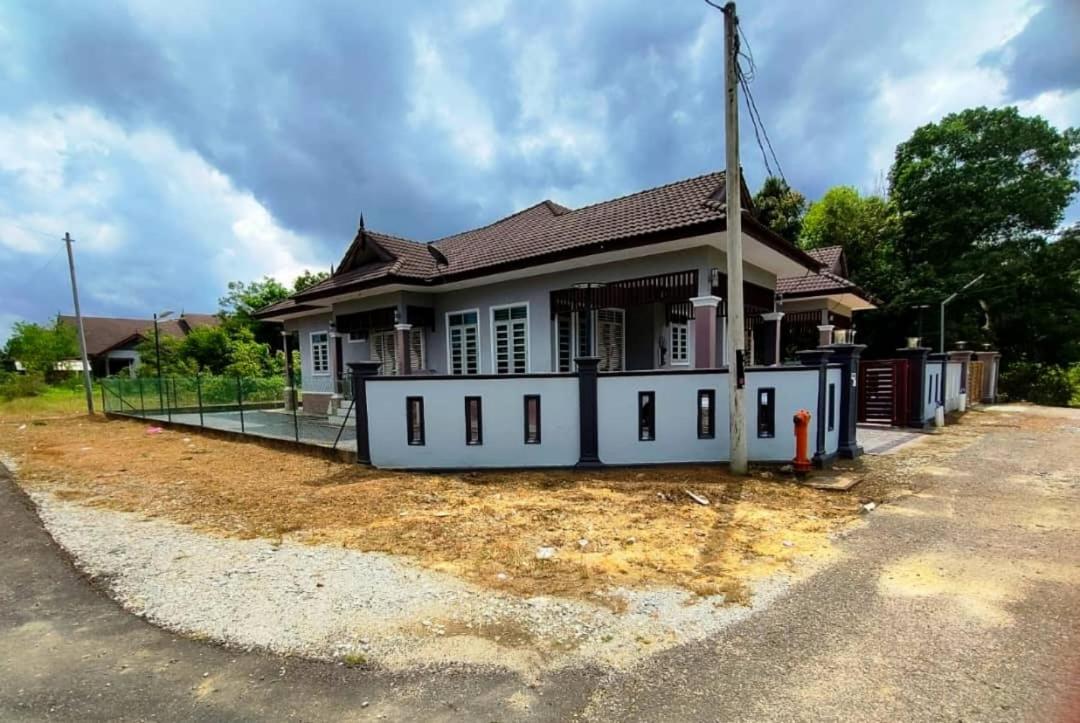 Adyan Homestay Terengganu - Ferienwohnung Bukit Payung