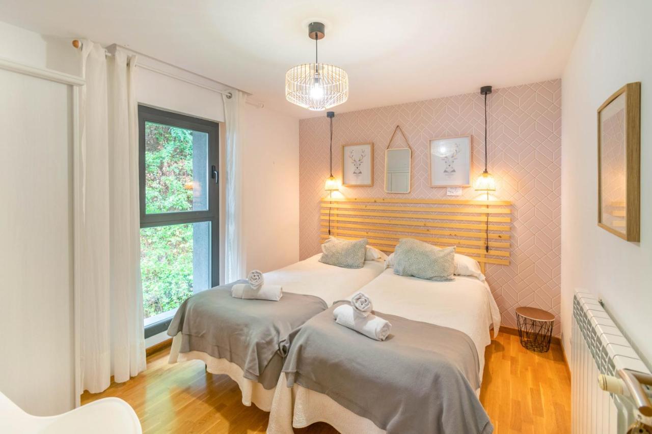 Twin Room with Shared Bathroom