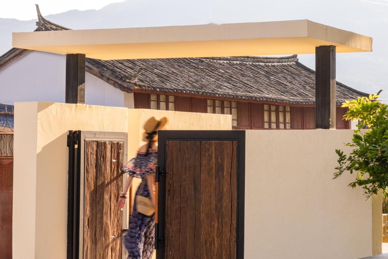 不晚里予日照金山丨雪山全景度假酒店白沙古镇店 - Bed and Breakfast Baisha