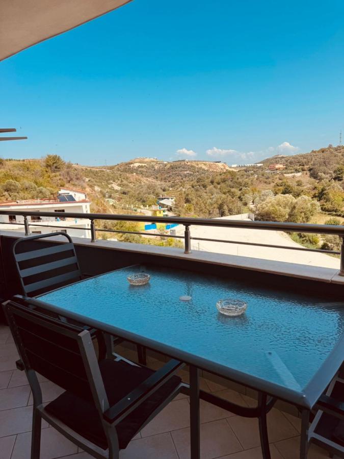 Mira's Apartment in Durres - B&B Durrës