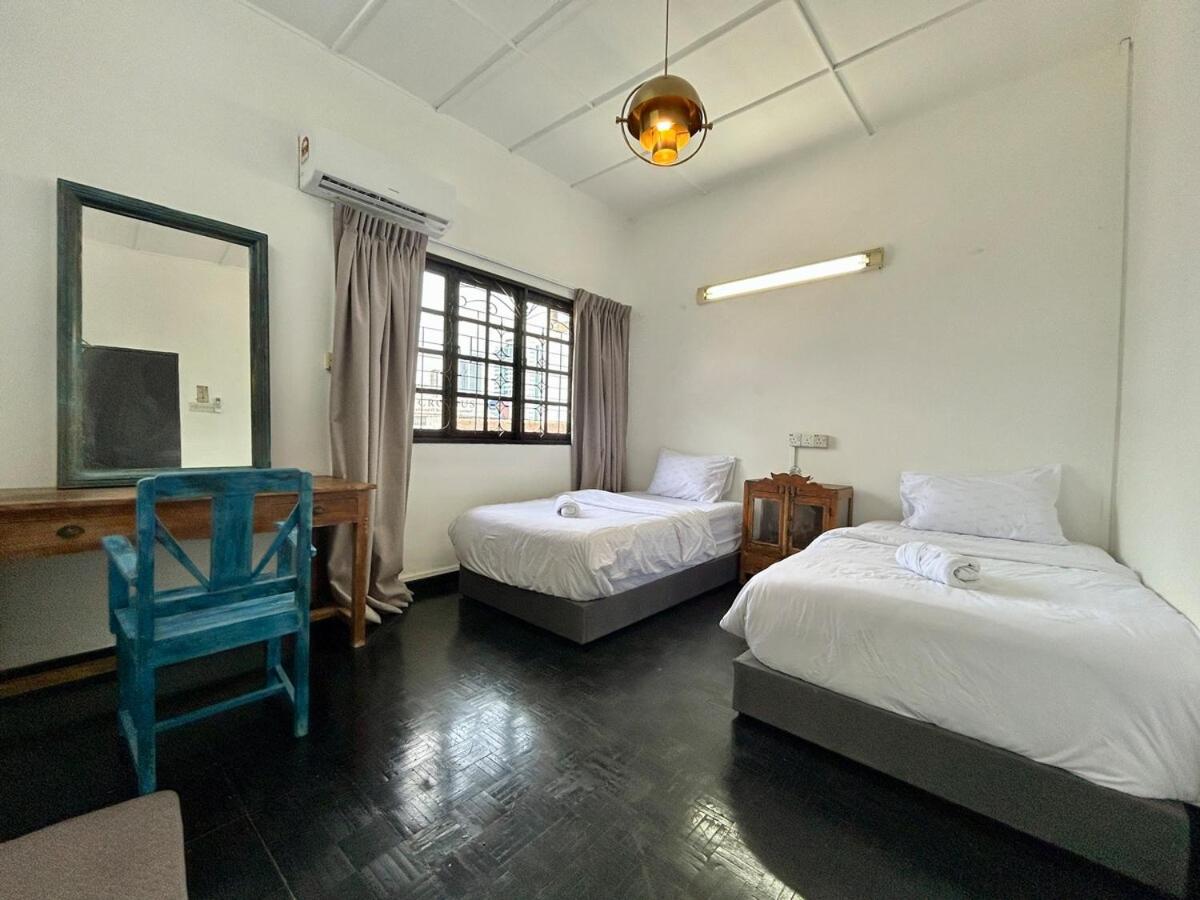 Cozy Twin Bedroom Homestay in Shared Bungalow SS2 PJ - B&B Petaling Jaya