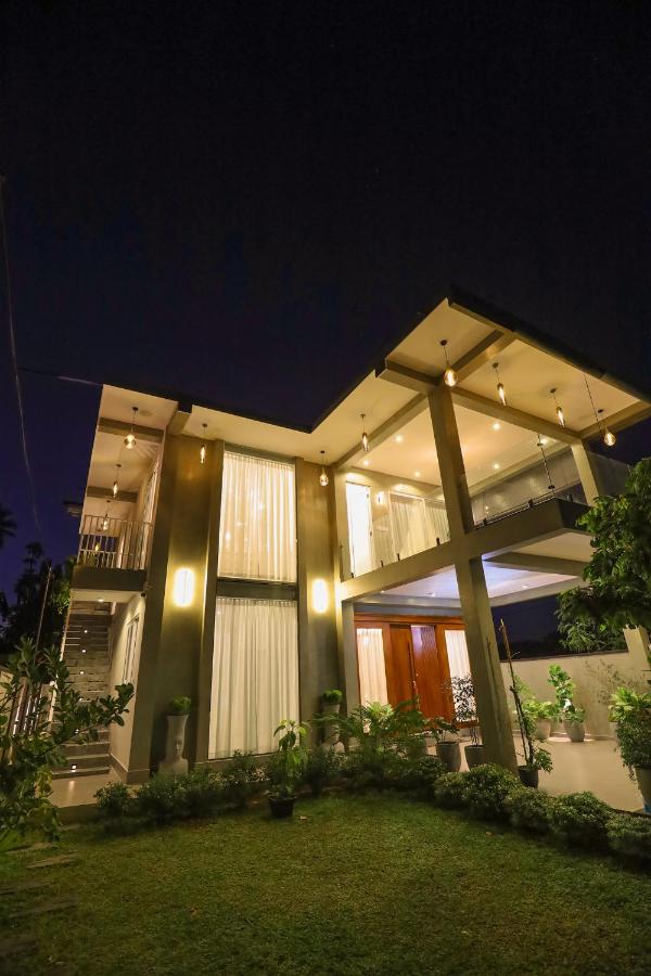 Villa Aura - Bed and Breakfast Weligama