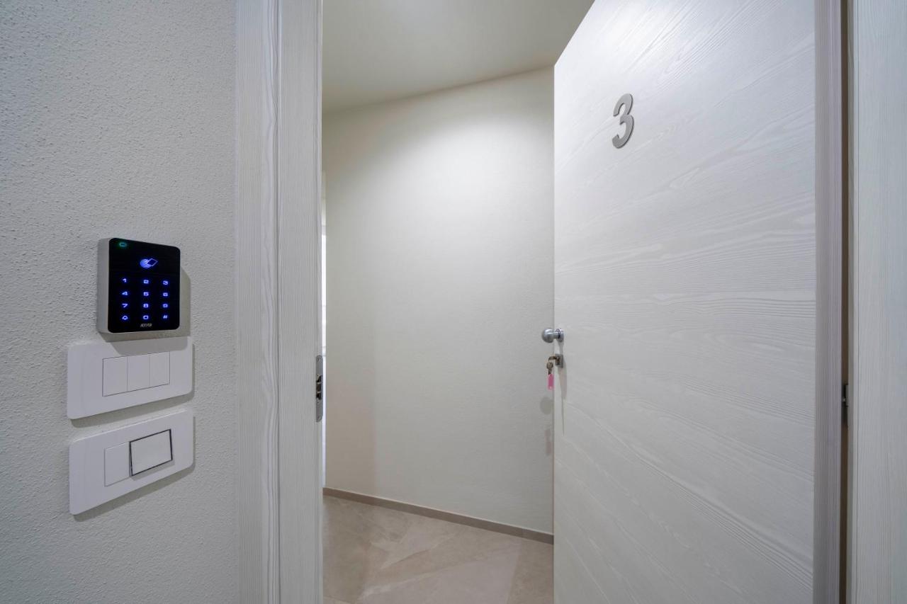 Le finestre sul Lago - Lake Como Front - Free Parking and AC - Ferienwohnung Olginate