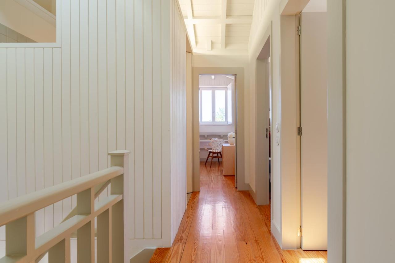 Four-Bedroom Apartment with Balcony 