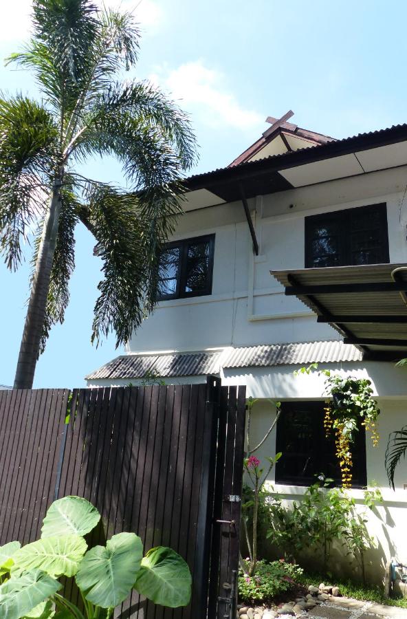 Old City Hidden Gem Villa - B&B Chiang Mai
