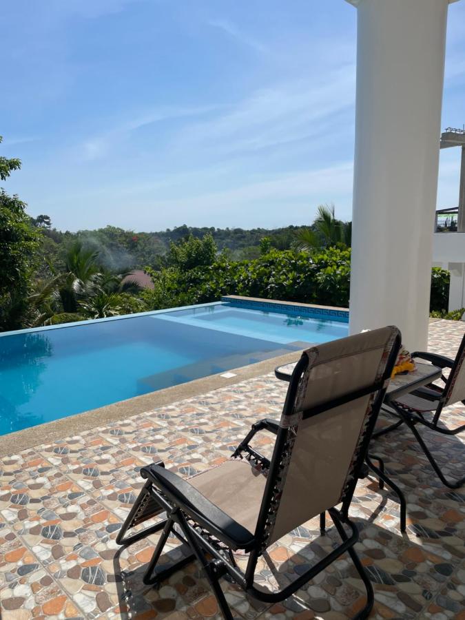 Couple room B in Final Destination Resort - Bed and Breakfast Bolinao