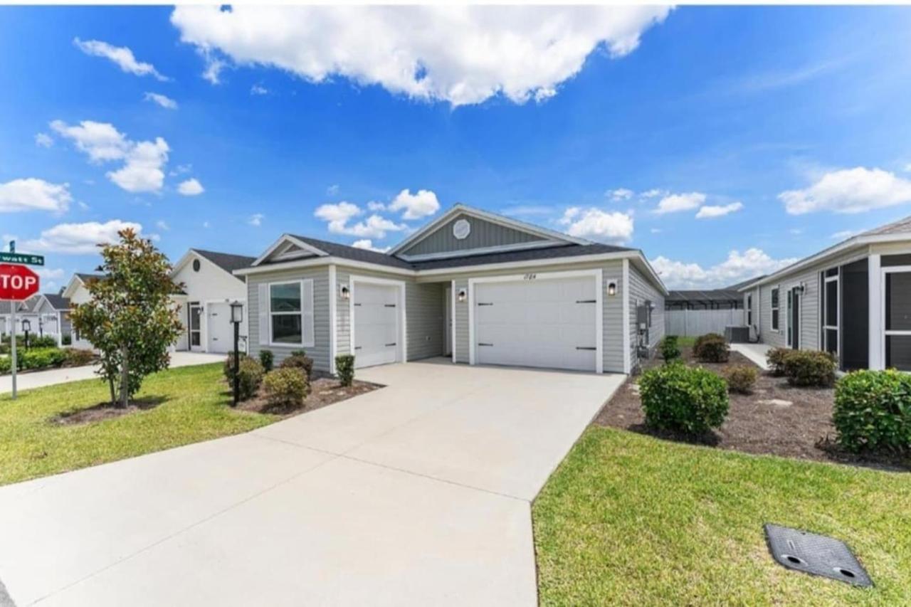 Large 3 bedroom with Pool and Golfcart - B&B The Villages