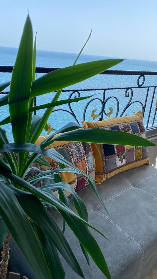 Appartement met 3 Slaapkamers en Uitzicht op Zee