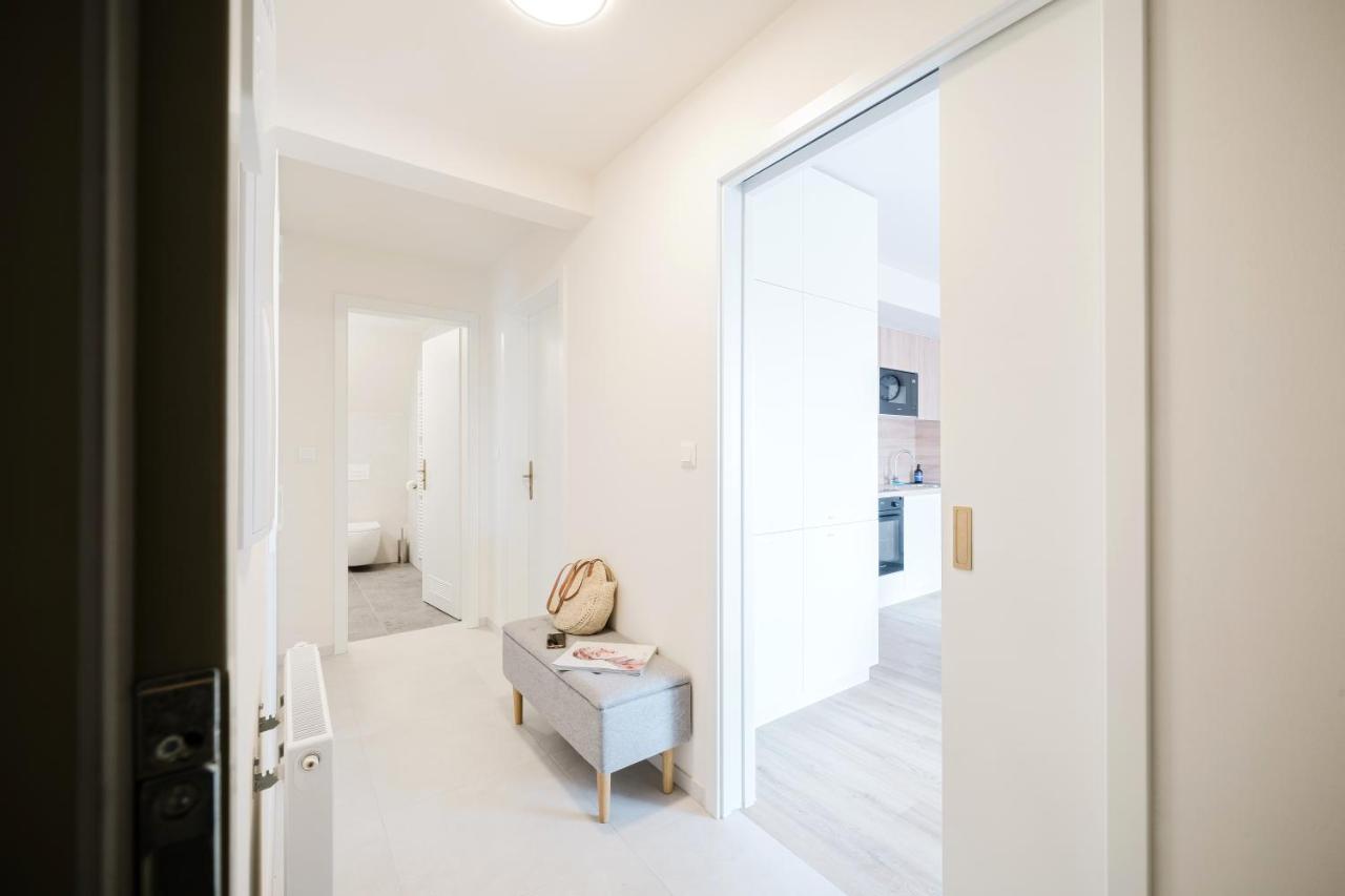 One-Bedroom Apartment with Balcony