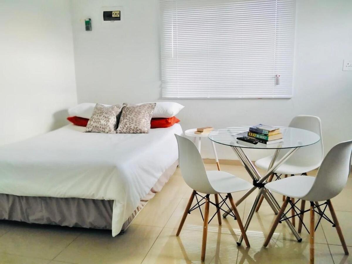 The Royalty Ebukhosini2 - Bed and Breakfast Teyateyaneng