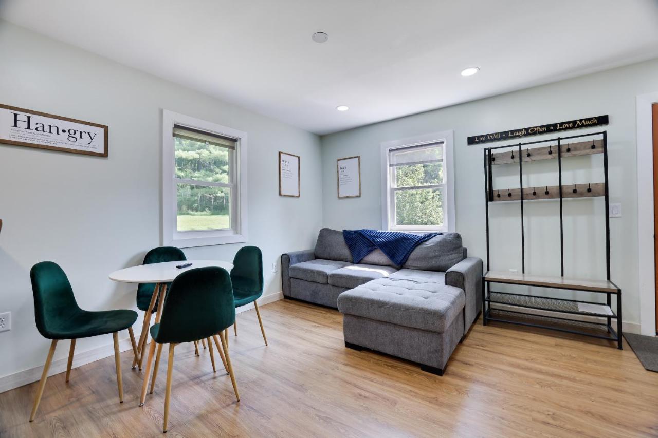 Cozy 2 Bedroom apartment in Tannersville, minutes from Camelback Mountain - Chambres d'hôtes Tannersville