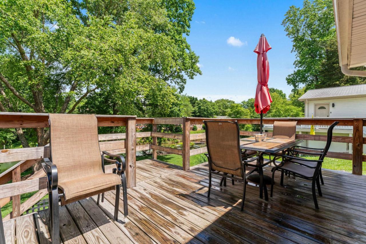 The Blue Bungalow - Stay for 8 - Chambres d'hôtes Mooresville
