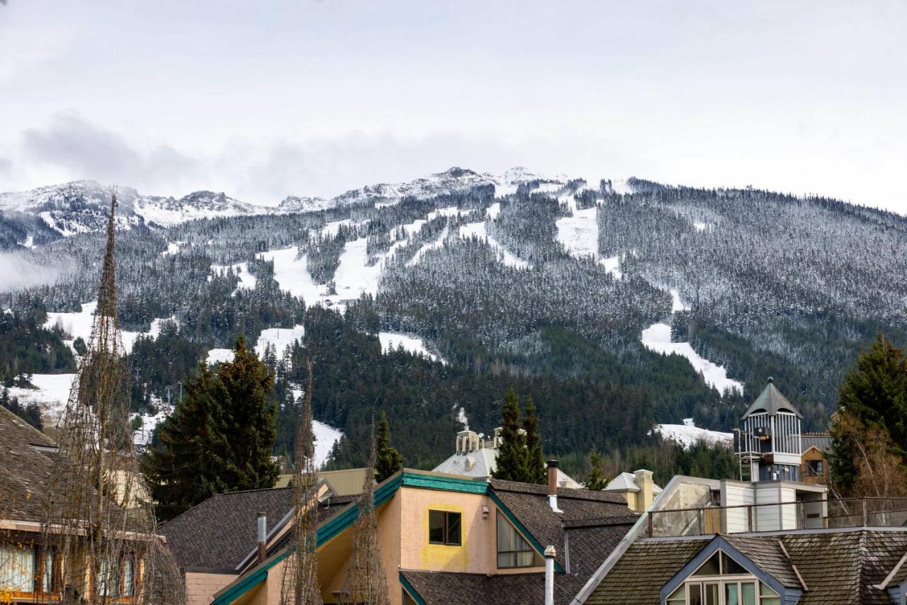 Hearthstone Lodge 3 | Central Whistler Village Condo with Sauna & Hot Tub - Ferienwohnung Whistler