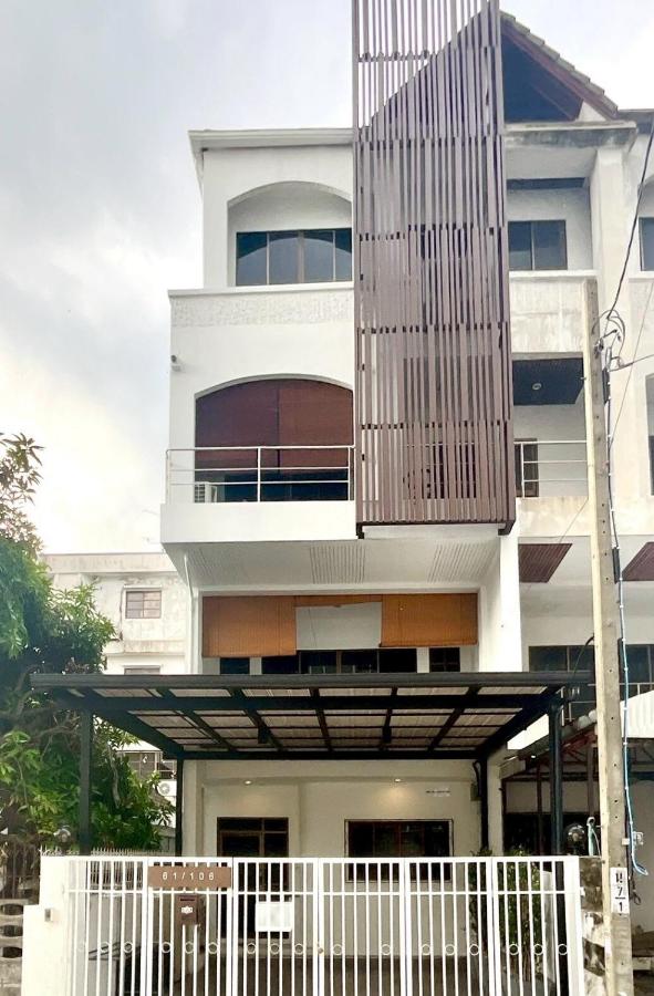 Impact Arena & DMK - 4BR 12pax Home 55" Smart TV - B&B Ban Bang Talat