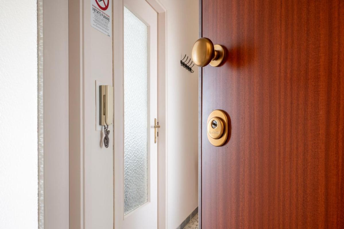 -Extra Parking- Suite-3 - x6 con Balcone - B&B Torino