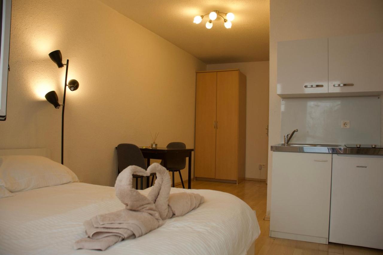 Modern City Apartment for 2 I Free Parking - Ferienwohnung Wien