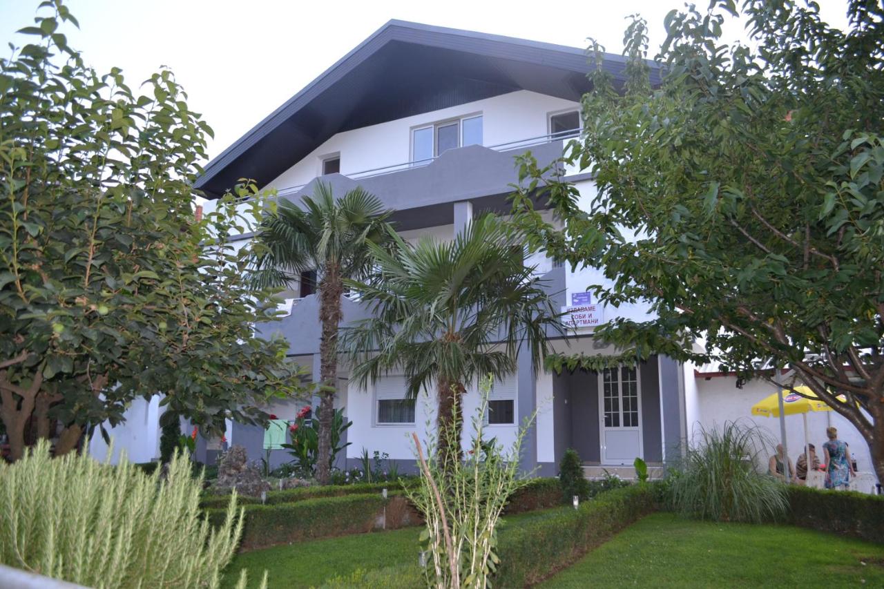 Apartmani Nino - Bed and Breakfast