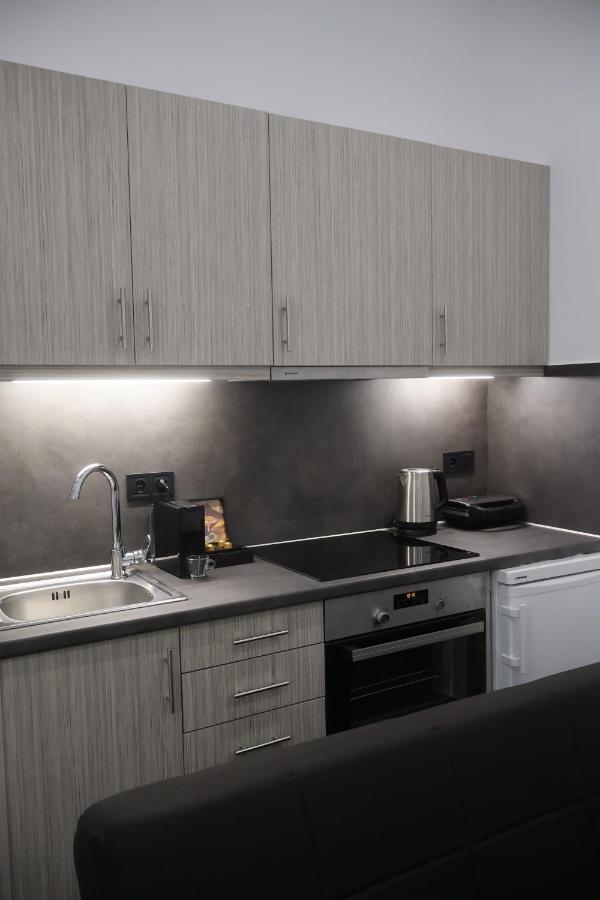 Athenean Porto Piraeus Suites -GF2 - Bed and Breakfast Piraeus